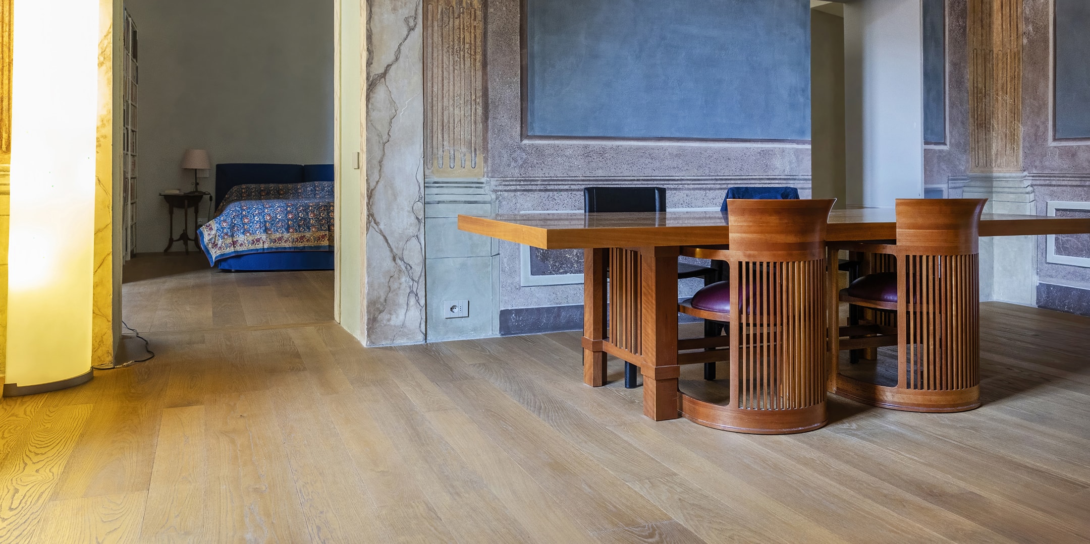 <b>Wood specie Rovere</b>Posato in 3 larghezze o con finitura a olio naturale